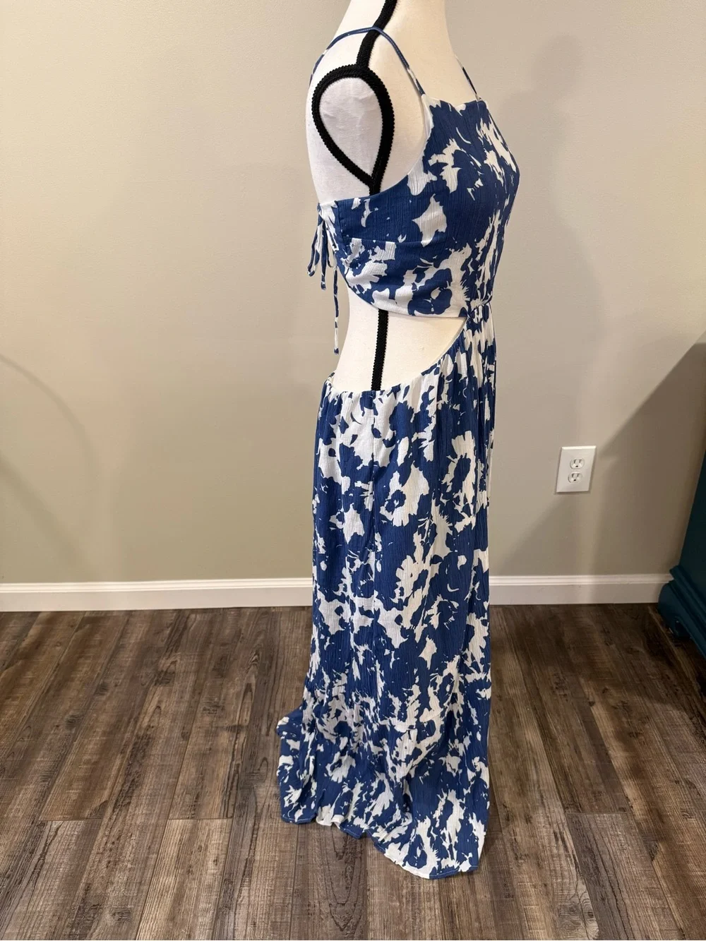 Abercrombie & Fitch Blue and White Floral-Print Maxi Dress